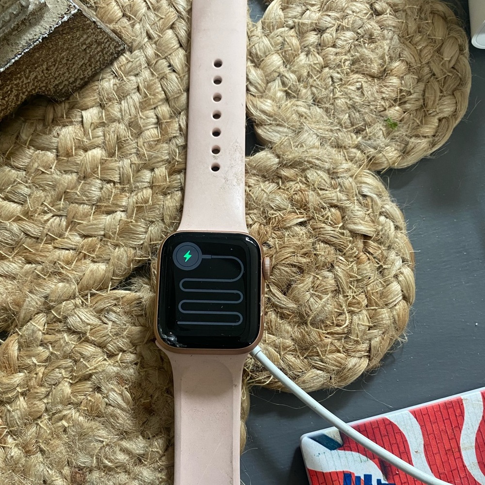 Apple Watch SES GPS + Cellular 40mm 2020 edition